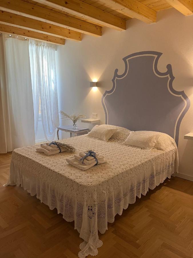 La Piccola Casa Al Lago - Intera Casa Con 3 Camere E 2 Box Salò Exterior foto