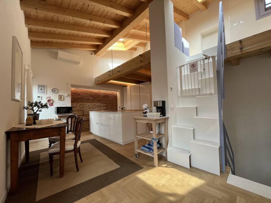 La Piccola Casa Al Lago - Intera Casa Con 3 Camere E 2 Box Salò Exterior foto