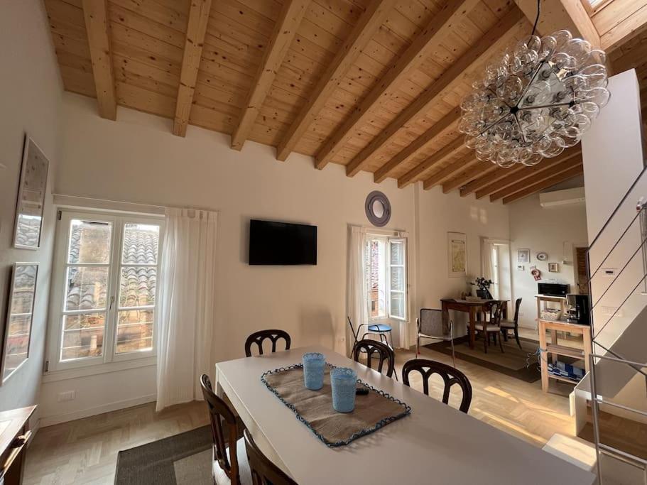 La Piccola Casa Al Lago - Intera Casa Con 3 Camere E 2 Box Salò Exterior foto